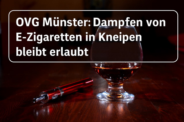 Dampfer mit E-Zigarette in einer gemütlichen Kneipe